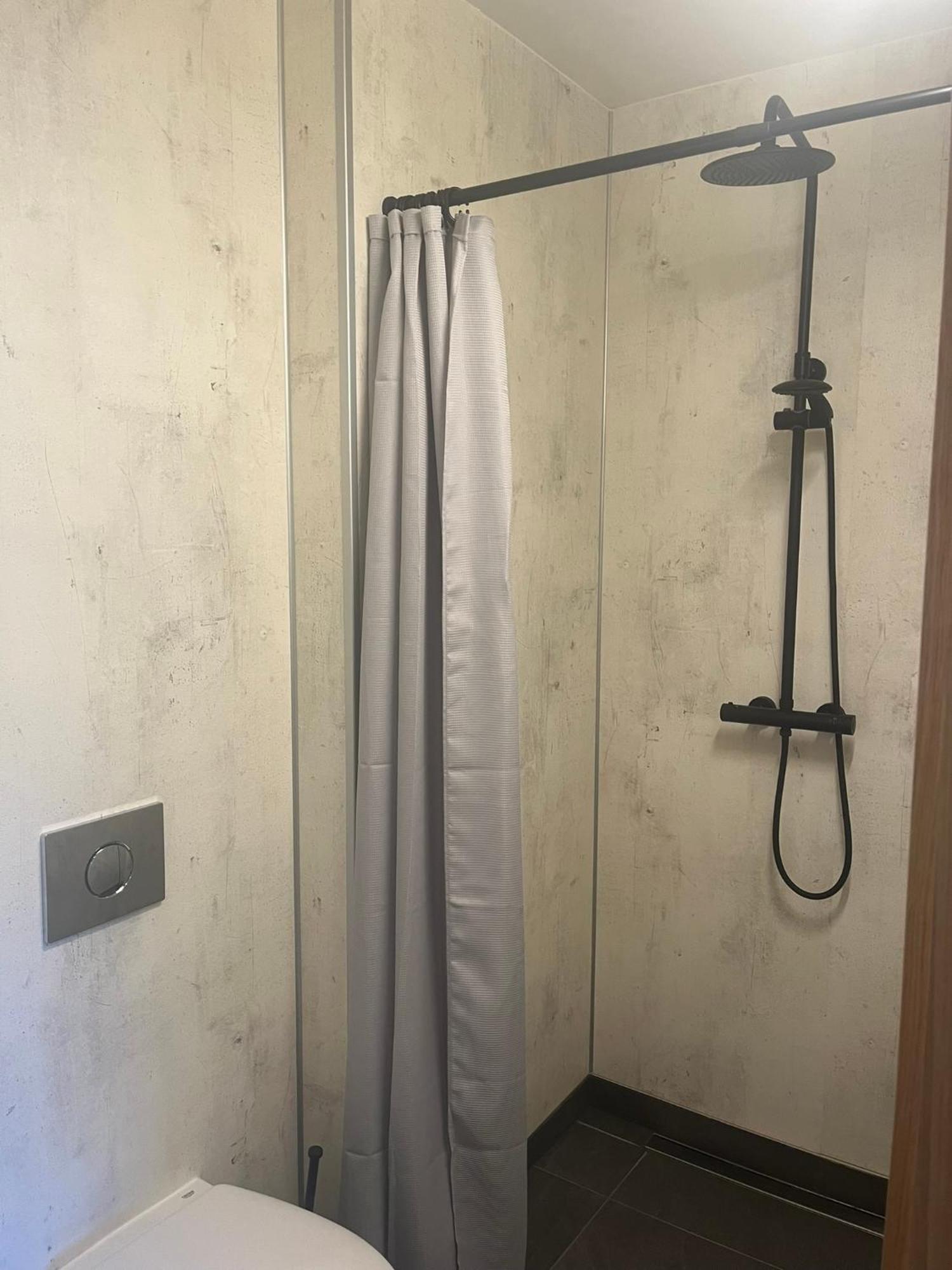 Bolstatharhlith - Studios Exteriör bild